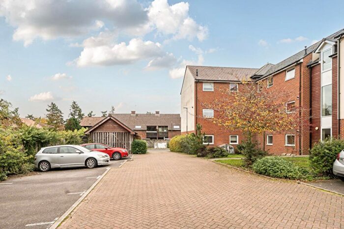 2 Bedroom Flat For Sale In Forest Road, Midhurst, GU29