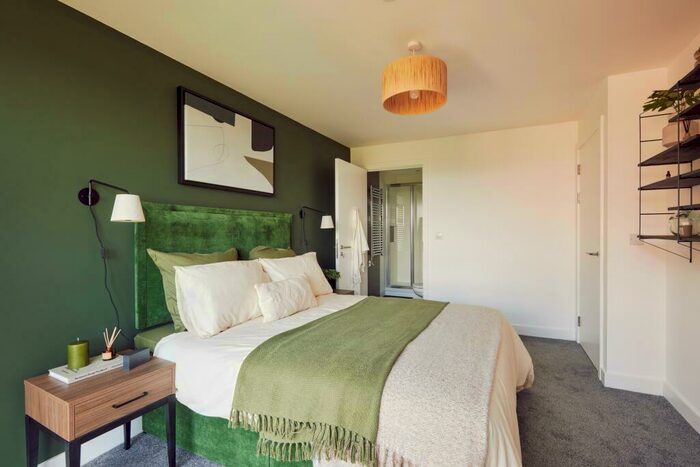 3 Bedroom Apartment To Rent In - The Junction, Whitehall, Leeds, West Yorkshire, LS12