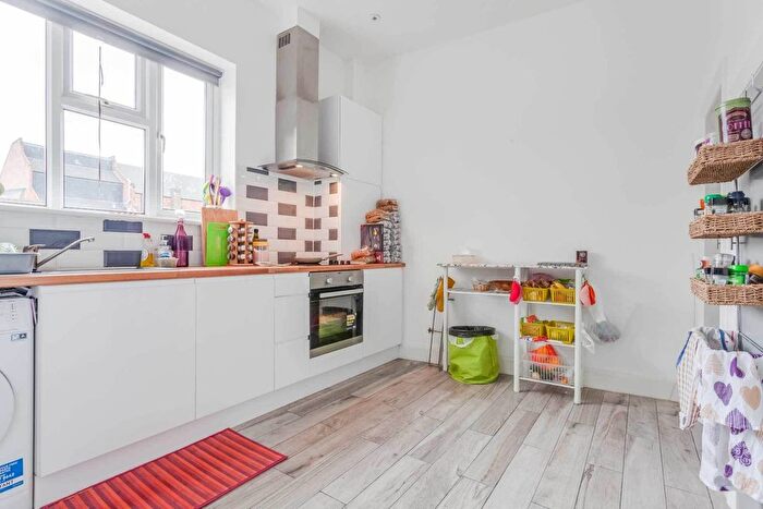 2 Bedroom Flat To Rent In Castle Street, Kingston, (Short Term Basis), KT1