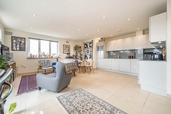 2 Bedroom Flat To Rent In Coulgate Street, Brockley, SE4
