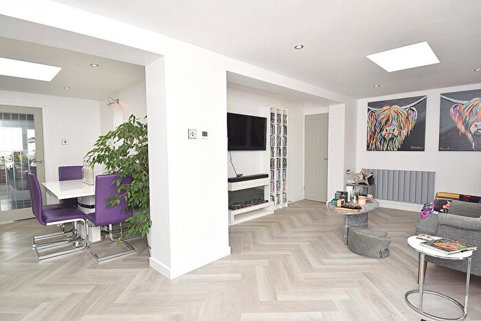 4 Bedroom Semi-Detached House For Sale In Pleasant View, Bourton, Gillingham, SP8