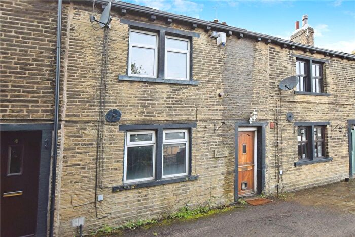 2 Bedroom Terraced House For Sale In Womersley Place, Stanningley, Pudsey, West Yorkshire, LS28