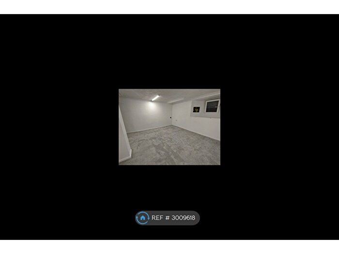 3 Bedroom Terraced House To Rent In Linden Road, Gillingham, ME7