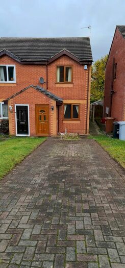 2 Bedroom Town House To Rent In Bollin Drive, Congleton CW12