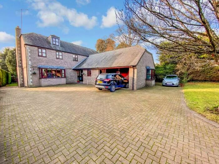 4 Bedroom Detached House To Rent In Countess Road, Amesbury, SP4