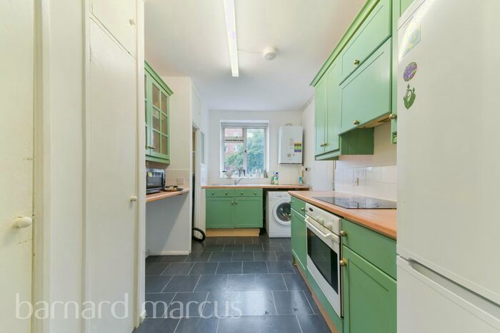 4 Bedroom Flat To Rent In Ravenet Street, London, SW11
