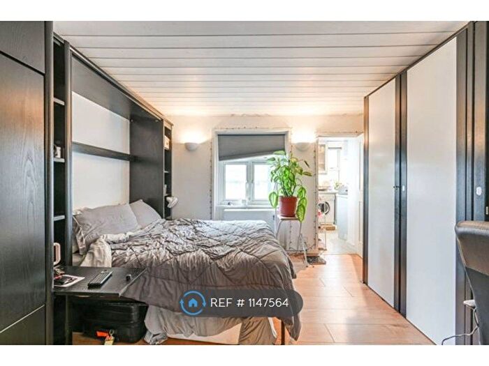 Studio To Rent In Queen's Gate Gardens, London, SW7