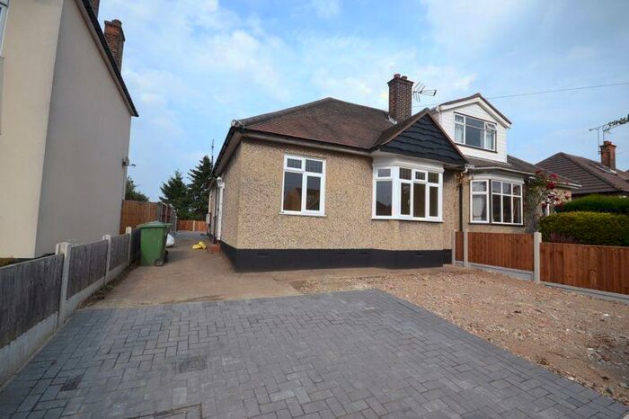 2 Bedroom Semi-Detached Bungalow To Rent In Scratton Road, Stanford-Le-Hope, SS17