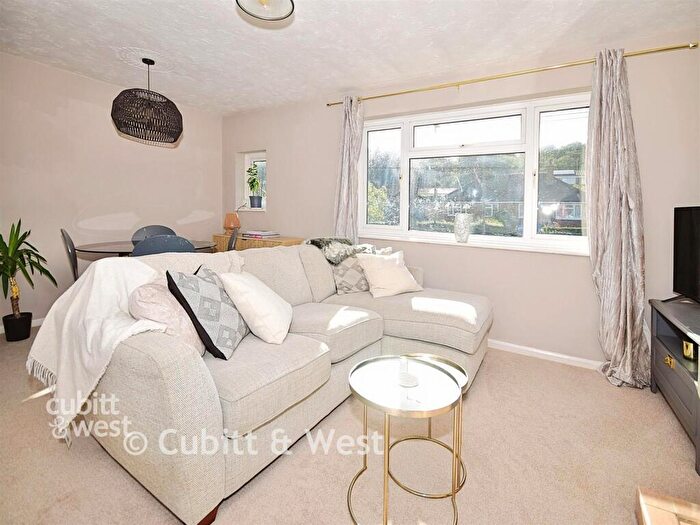 2 Bedroom Apartment For Sale In Jarvis Road, Arundel, West Sussex, BN18