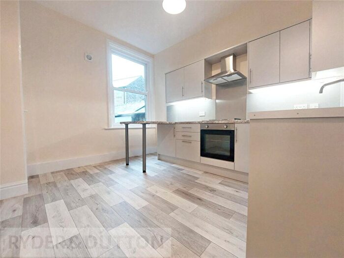 1 Bedroom Apartment To Rent In Norfolk Street, Glossop, Derbyshire, SK13