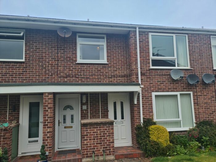 2 Bedroom Flat To Rent In Wharfedale Drive, Wirral, CH62