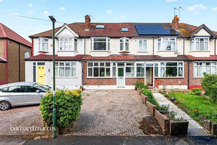 5 Bedroom Terraced House For Sale In Hobart Road, Worcester Park, KT4