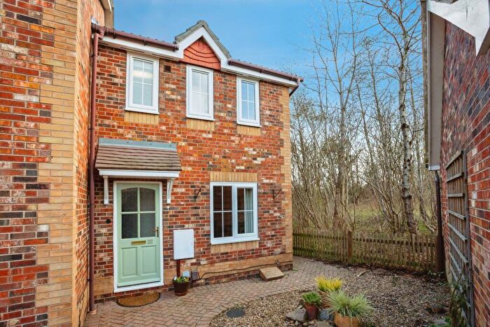 3 Bedroom End Of Terrace House For Sale In Ullswater Close, Gamston, Nottingham, Nottinghamshire, NG2