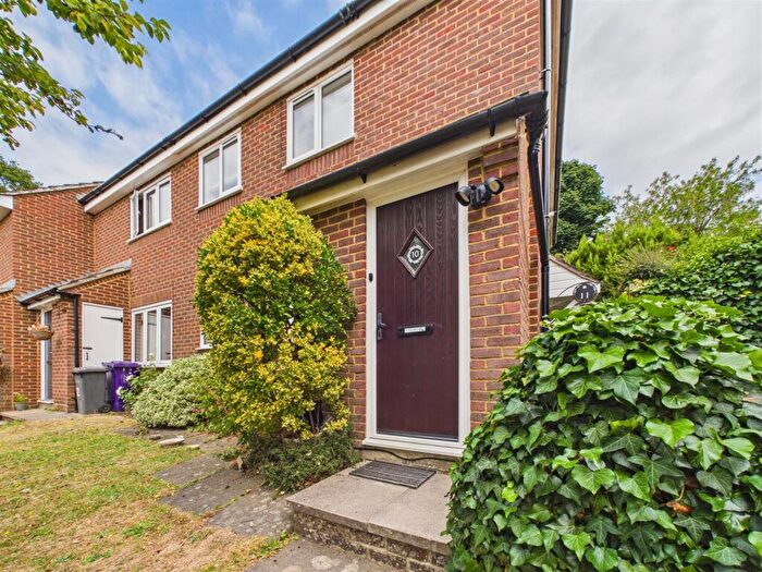 1 Bedroom Flat To Rent In Park Gate, Hitchin, SG4
