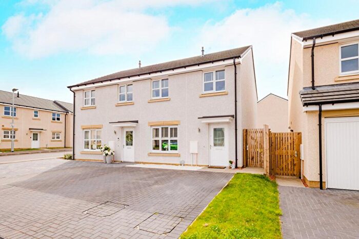 3 Bedroom Semi-Detached House For Sale In Strathearn Way, Kilmaurs, KA3