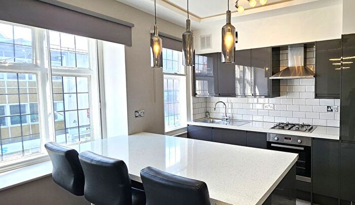 1 Bedroom Flat To Rent In Market Square, Bromley, BR1