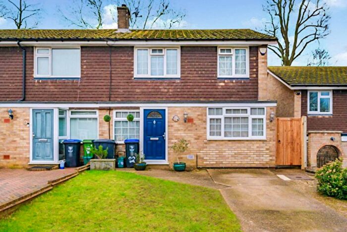 3 Bedroom End Of Terrace House For Sale In Connaught Close, Hemel Hempstead, HP2
