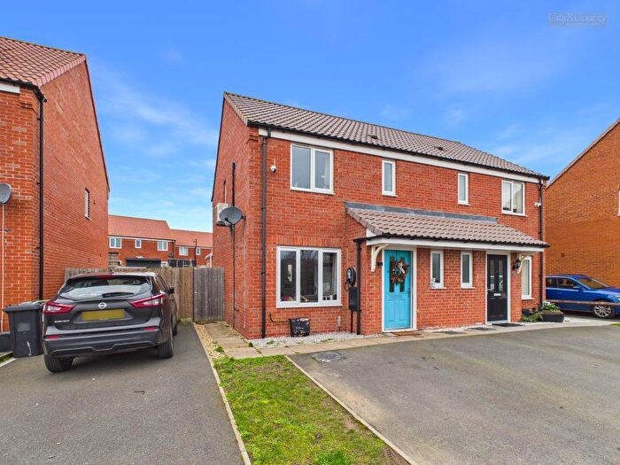 3 Bedroom Semi-Detached House For Sale In Brutus Close, Stanground South, Peterborough, PE2