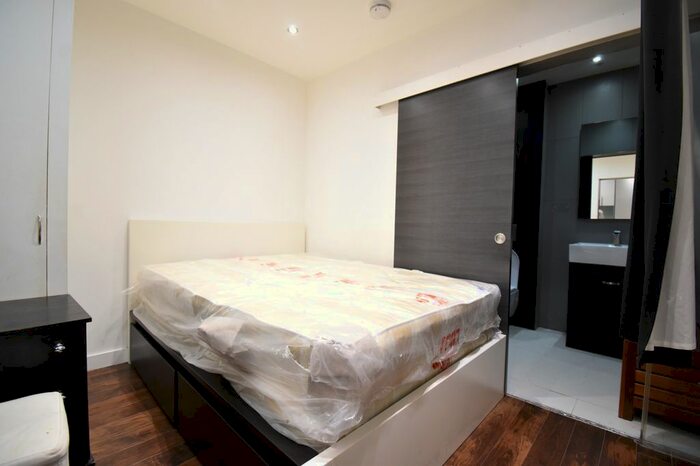 1 Bedroom Studio To Rent In Aldridge Court, High Street, London, W3