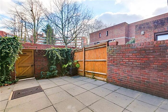 2 Bedroom Flat To Rent In Colet Gardens, Brook Green, W14