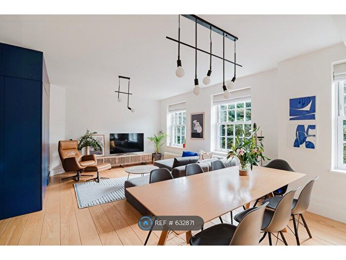 3 Bedroom Flat To Rent In Mill Row, London, N1