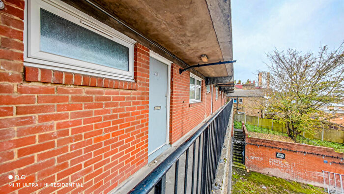 1 Bedroom Flat For Sale In Mineral Street, Plumstead, London, Qr, SE18