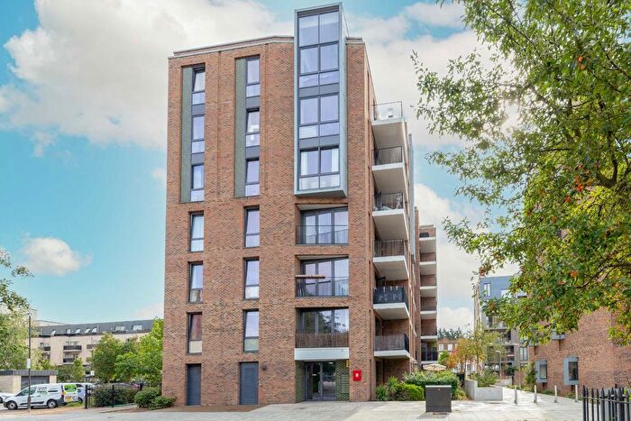 2 Bedroom Flat To Rent In Cambridge Road, London, NW6