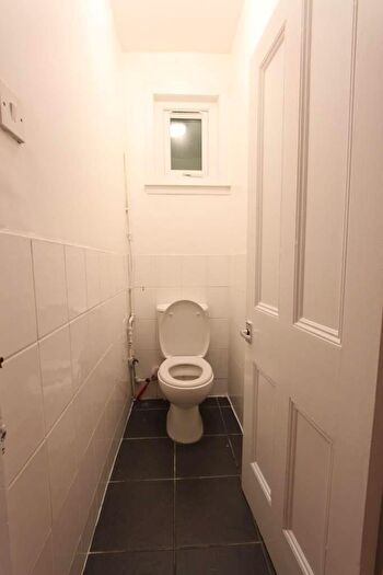 2 Bedroom Apartment To Rent In Greenhill Way, Harrow, HA1