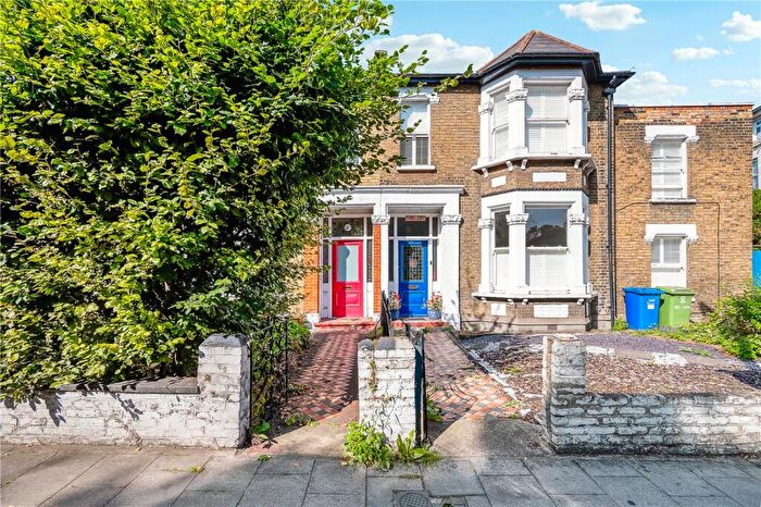 4 Bedroom End Of Terrace House For Sale In Lausanne Road, Nunhead, London, SE15
