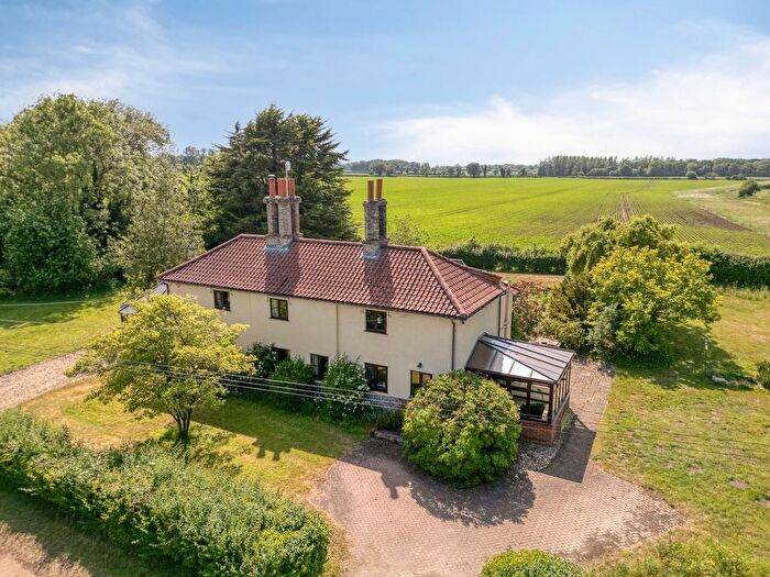 4 Bedroom Detached House For Sale In Clip Bush Cottages, Clipbush Lane, Scoulton, Norwich, NR9