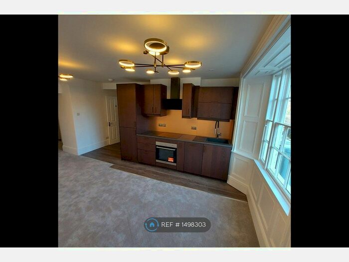 1 Bedroom Flat To Rent In High Street, Witney, OX28