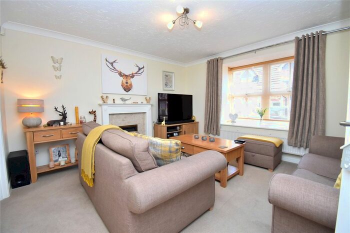 3 Bedroom Detached House For Sale In Heather Drive, Thatcham, Berkshire, RG18
