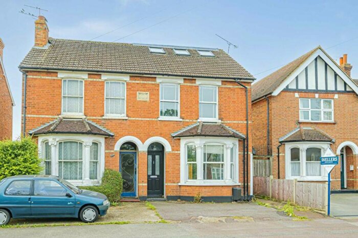 4 Bedroom Semi-Detached House To Rent In Eastworth Road, Chertsey, KT16