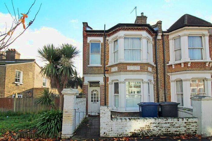 2 Bedroom Flat To Rent In Meon Road, London, W3