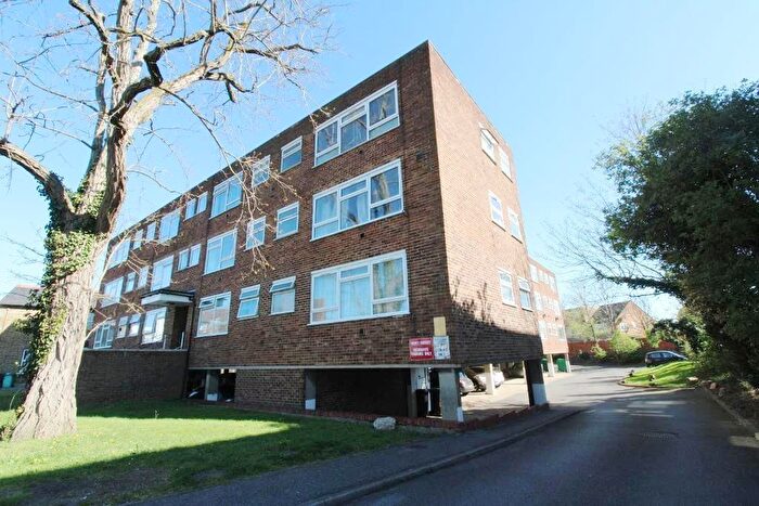 Studio For Sale In Flat, Felbridge Court, Harlington, Hayes, UB3