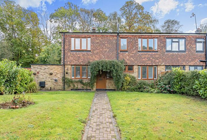 4 Bedroom Semi Detached House For Sale In Armstrong Close, Halstead, Sevenoaks, Kent, TN14