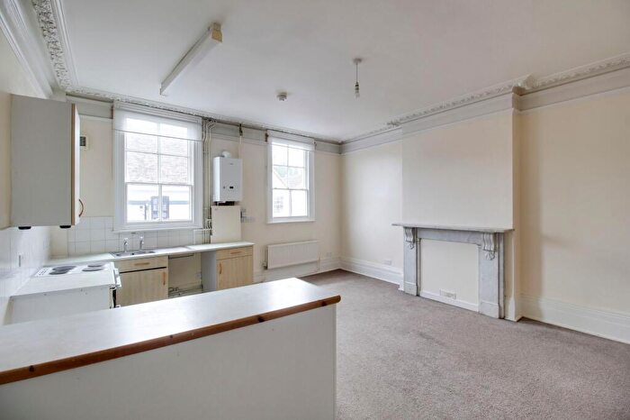 1 Bedroom Flat To Rent In High Street, St. Neots, PE19