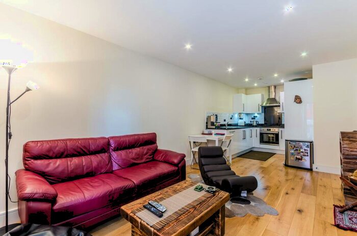 2 Bedroom Flat To Rent In New Century House, Canning Town, London, E16