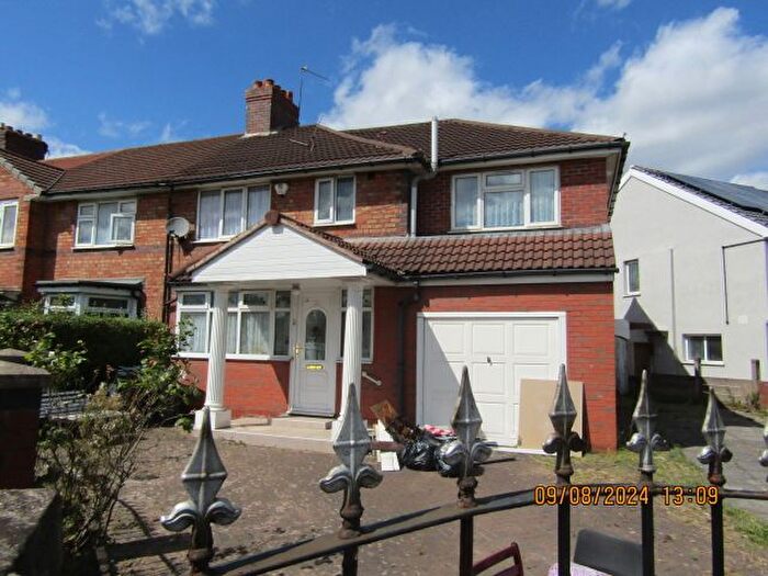 5 Bedroom Semi-Detached House To Rent In Heybarnes Road, Birmingham, B10