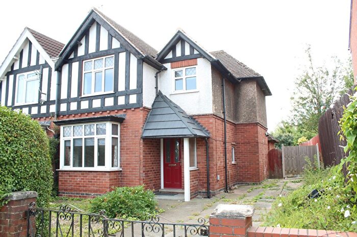 3 Bedroom Semi-Detached House For Sale In Nottingham Road, Alfreton, Derbyshire., DE55