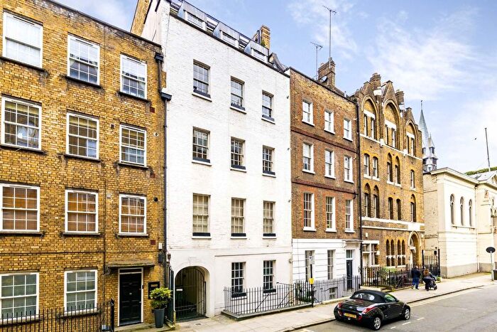 2 Bedroom Flat To Rent In Old Gloucester Street, Bloomsbury, WC1N