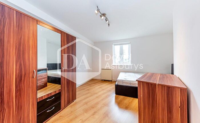 4 Bedroom Apartment To Rent In Criterion Mews, Archway, London, N19