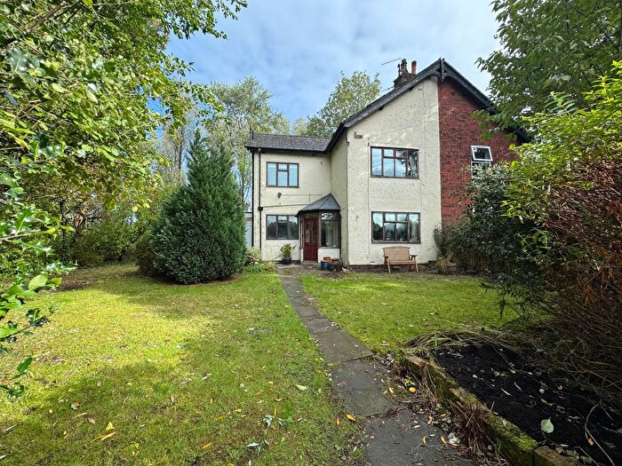 5 Bedroom Semi-detached House For Sale In Manchester Road, Worsley, M28