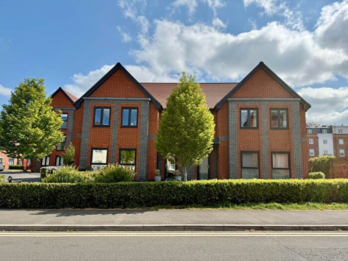 1 Bedroom Flat For Sale In Barnaby Court, Wallingford, OX10