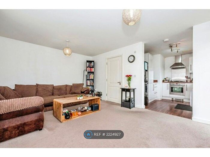 2 Bedroom Flat To Rent In Bridgland Road, Purfleet, RM19