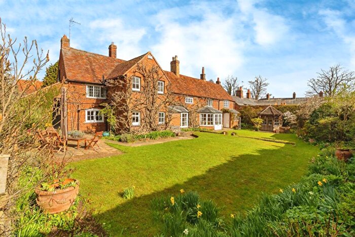 5 Bedroom Detached House For Sale In Aylesbury Road, Wing, Leighton Buzzard, LU7
