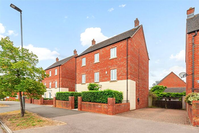 6 Bedroom Detached House For Sale In Ashmead Road, Bedford, Bedfordshire, MK41