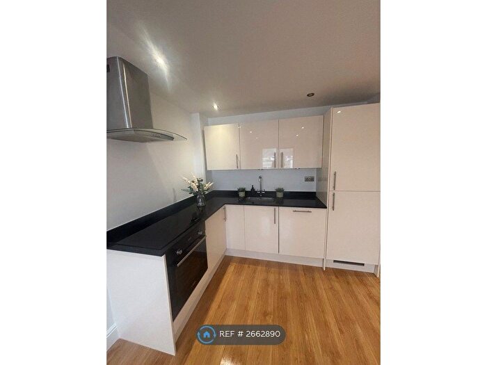 1 Bedroom Flat To Rent In Waterhouse Street, Hemel, HP1