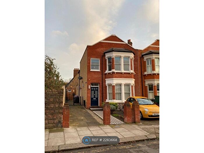 2 Bedroom Maisonette To Rent In Emmanuel Road, London, SW12