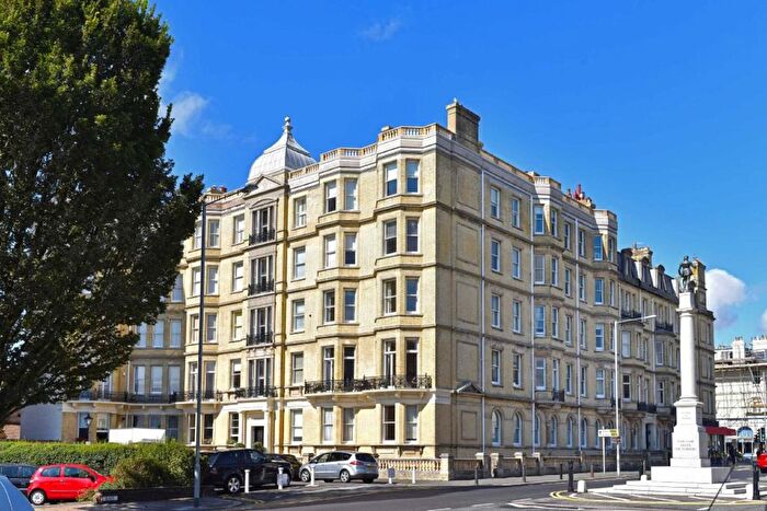 1 Bedroom Flat For Sale In Grand Avenue, Hove, BN3